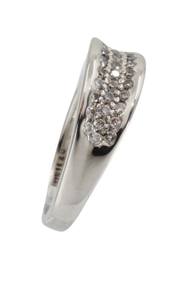 bague-moderne-pavage-diamants-or-18k-occasion-11354