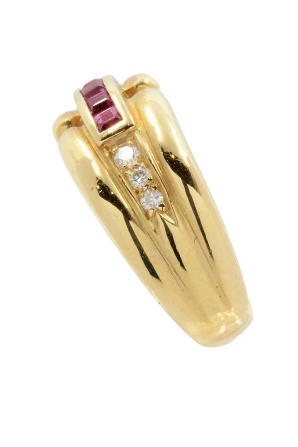 Bague-moderne-rubis-diamants-or-18k-occasion-6991