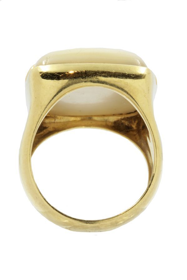 Bague-style-chevaliere-nacre-or-18k-occasion-7026