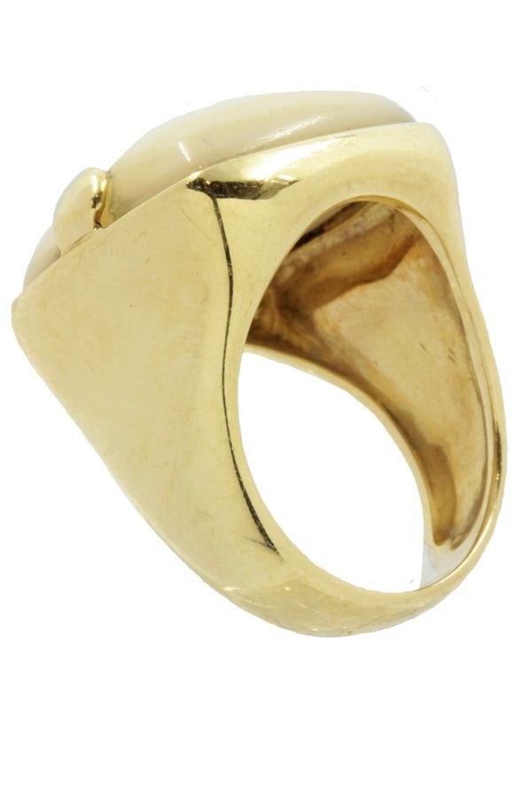 Bague-style-chevaliere-nacre-or-18k-occasion-7027