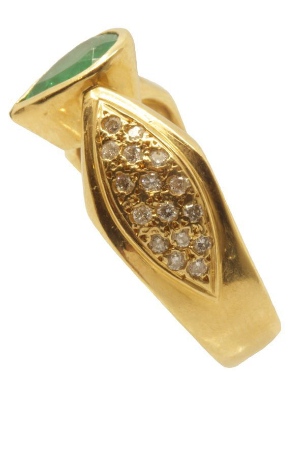 bague-moderne-emeraude-or-18k-occasion-5768