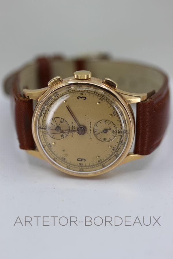 Chronographe Suisse boitier or 18 carats - photo 4