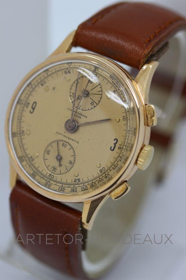 Chronographe Suisse boitier or 18 carats - photo 3