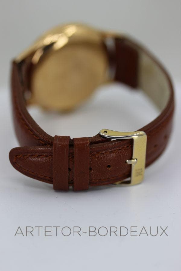 Chronographe Suisse boitier or 18 carats - photo 5