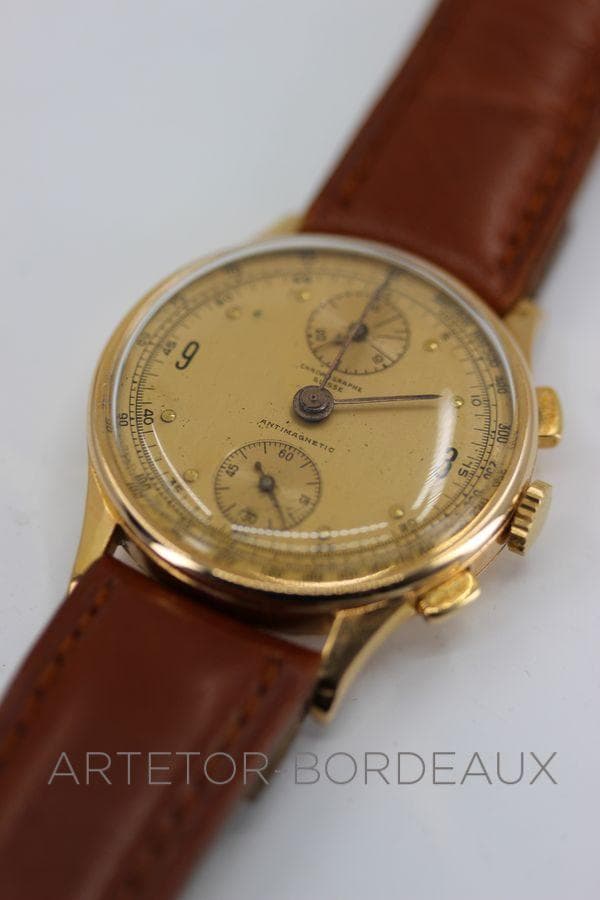 Chronographe Suisse boitier or 18 carats - photo 6
