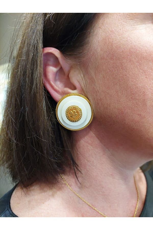 Clips Signés Chanel - photo 2