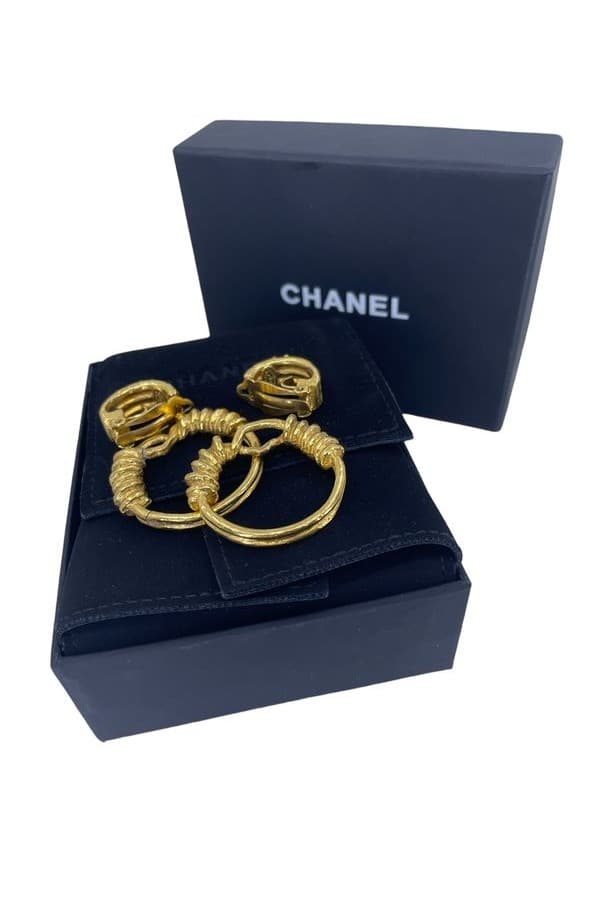 Clips Signés Chanel - photo 3
