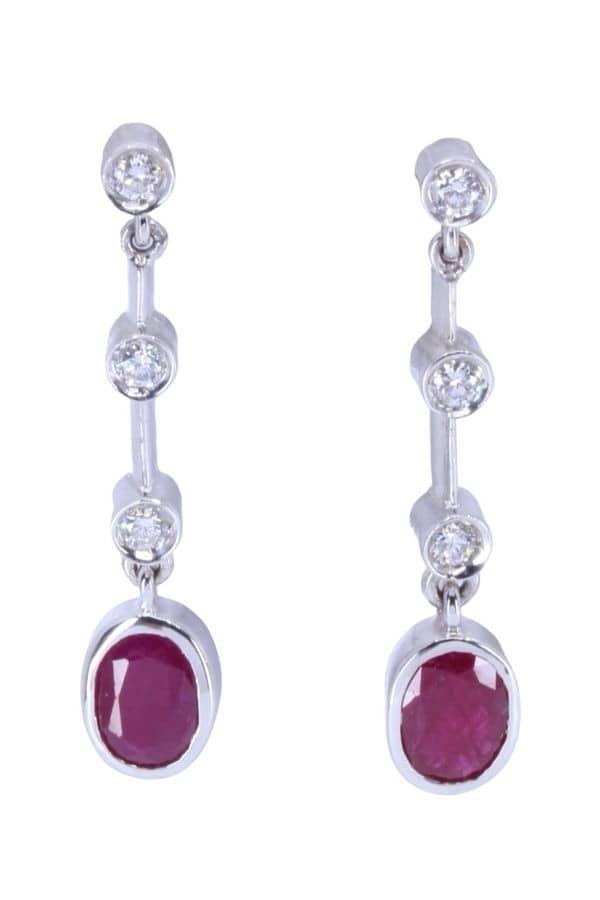 BOUCLES D 'OREILLES RUBIS ET DIAMANTS, photo 2 sur 3