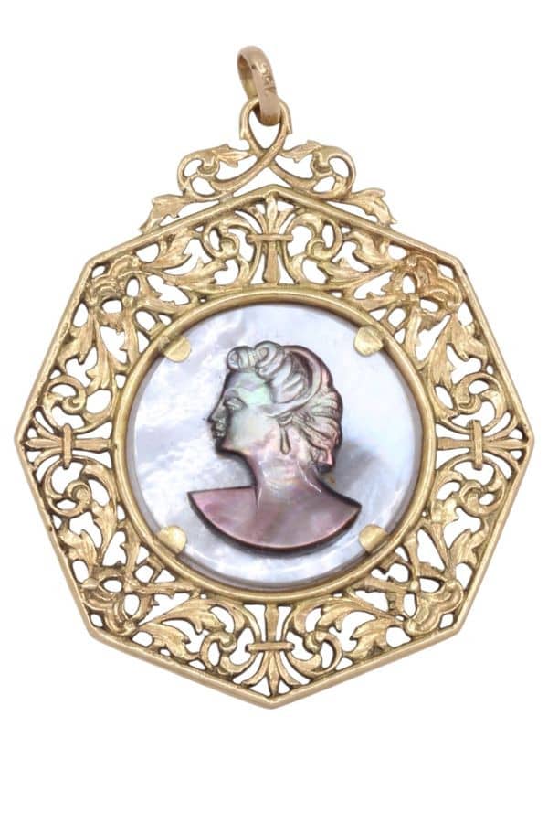 PENDENTIF CAMÉE NACRE, photo 2 sur 3