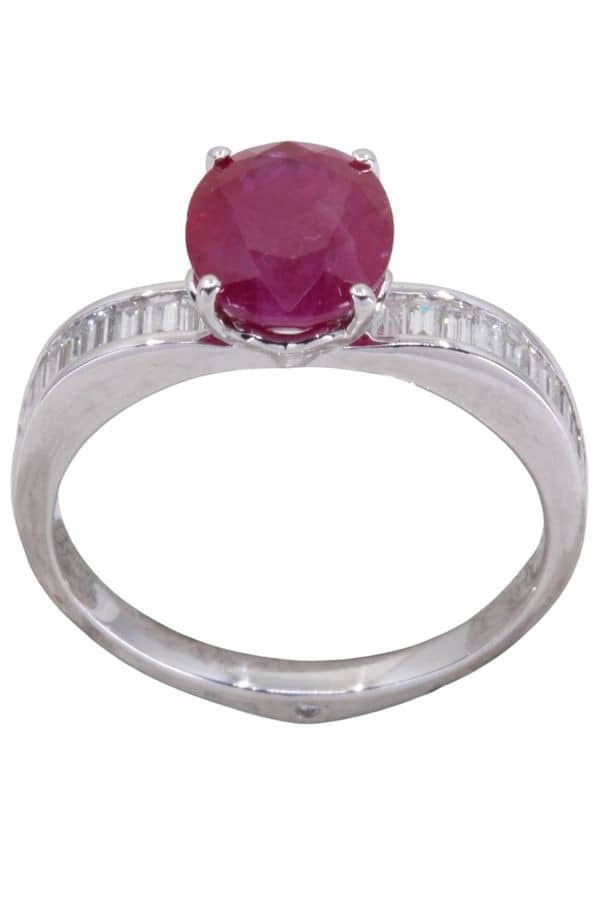 BAGUE MODERNE RUBIS ET DIAMANTS, photo 2 sur 3