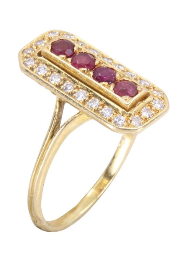 Bague Rubis Entourage Diamants - photo 3