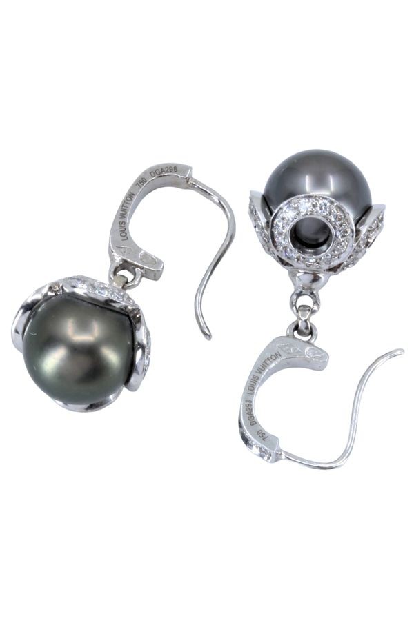 boucles-d-oreilles-signees-louis-vuitton -perles-diamants-rare-or-18k-occasion